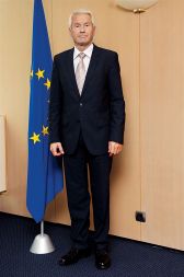 /media/www/slike.old/mladina/vintjaglan_svet_evrope.jpg
