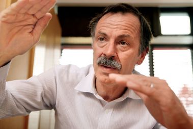 /media/www/slike.old/mladina/vintmojmir_mrak2_bk.jpg