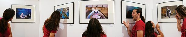 FOTOGRAFSKA RAZSTAVA STRIPTIZ PORTRETOV SLOVENSKIH LITERATOV BORUTA PETERLINA, LITERARNO-MULTIMEDIJSKI VEČER: MATI, KAVE BI!, MLADINSKI CENTER KRŠKO | Avto-portret