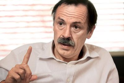 Mojmir Mrak, Ekonomska fakulteta v Ljubljani: &raquo;Vprašajmo se, kdo prav zdaj najbolj napada bonitetne agencije. Biznis že ne. Napadalni so politiki, to pa ni ravno dober obet za neko hudo neodvisnost morebitne bonitetne agencije EU.&laquo;