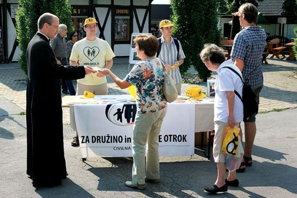 Legitimna nemoralnost