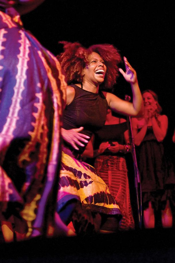 PLESNA PREDSTAVA RDEČA ZEMLJA, DRUŠTVO BAOBAB IN SANKOFA, TRNFEST, KUD FRANCE PREŠEREN, LJ | Sebastijan Iskra