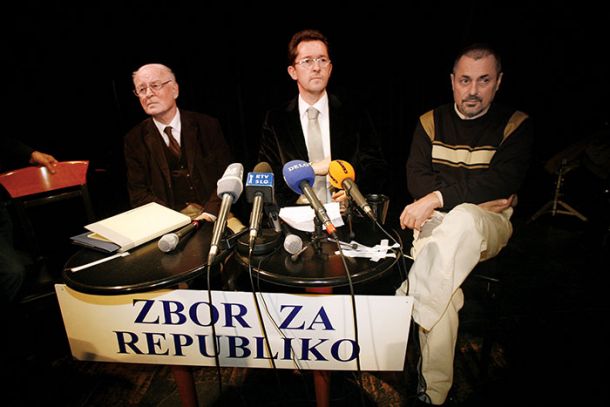 Kristjani za Janšo ali proti njemu?