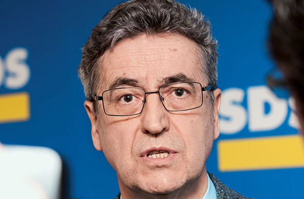 Poslanci in njihova podjetja