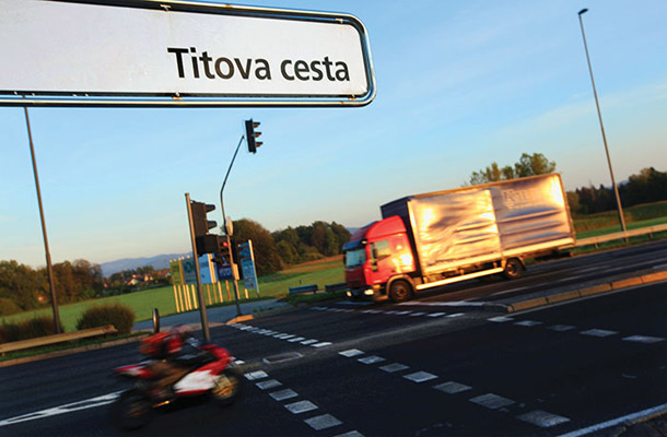 Ustavni sodniki so se soglasno izrekli proti poimenovanju ali preimenovanju krajevnih imen vseh vrst po Josipu Brozu Titu | Borut Krajnc