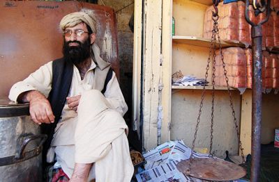 &raquo;Vse, kar delamo, je odziv na ameriško zasedbo. Sveto vojno podpiramo,&laquo; je zatrdil Satar Čišti, tiskovni predstavnik Ismatulove frakcije Zbora islamskih učenjakov.