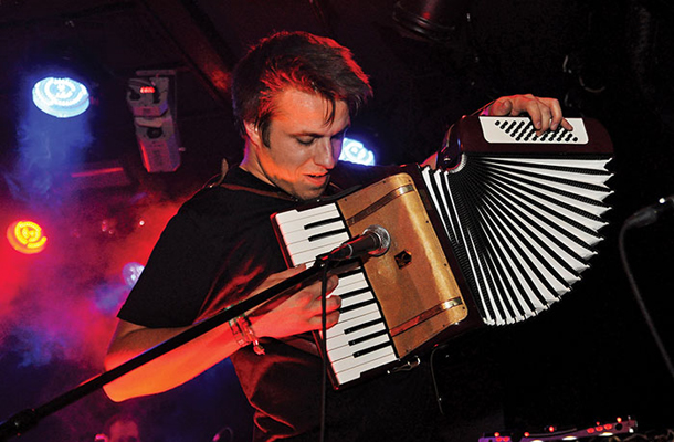 Postpunk trio iz Tokia, Praha Depart, Menza pri koritu, Metelkova, LJ | Aleš Rosa
